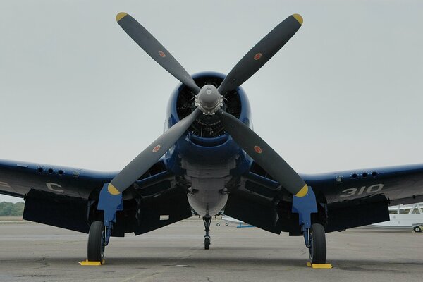 The F4u is the pride of American aviation during World War II