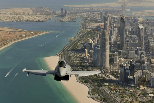 Multi-purpose fighter in flight over Dubai