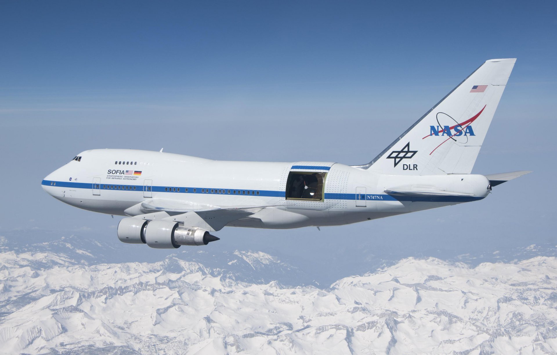 boeing 747sp infrared telescope stratosphere sofia nasa dlr