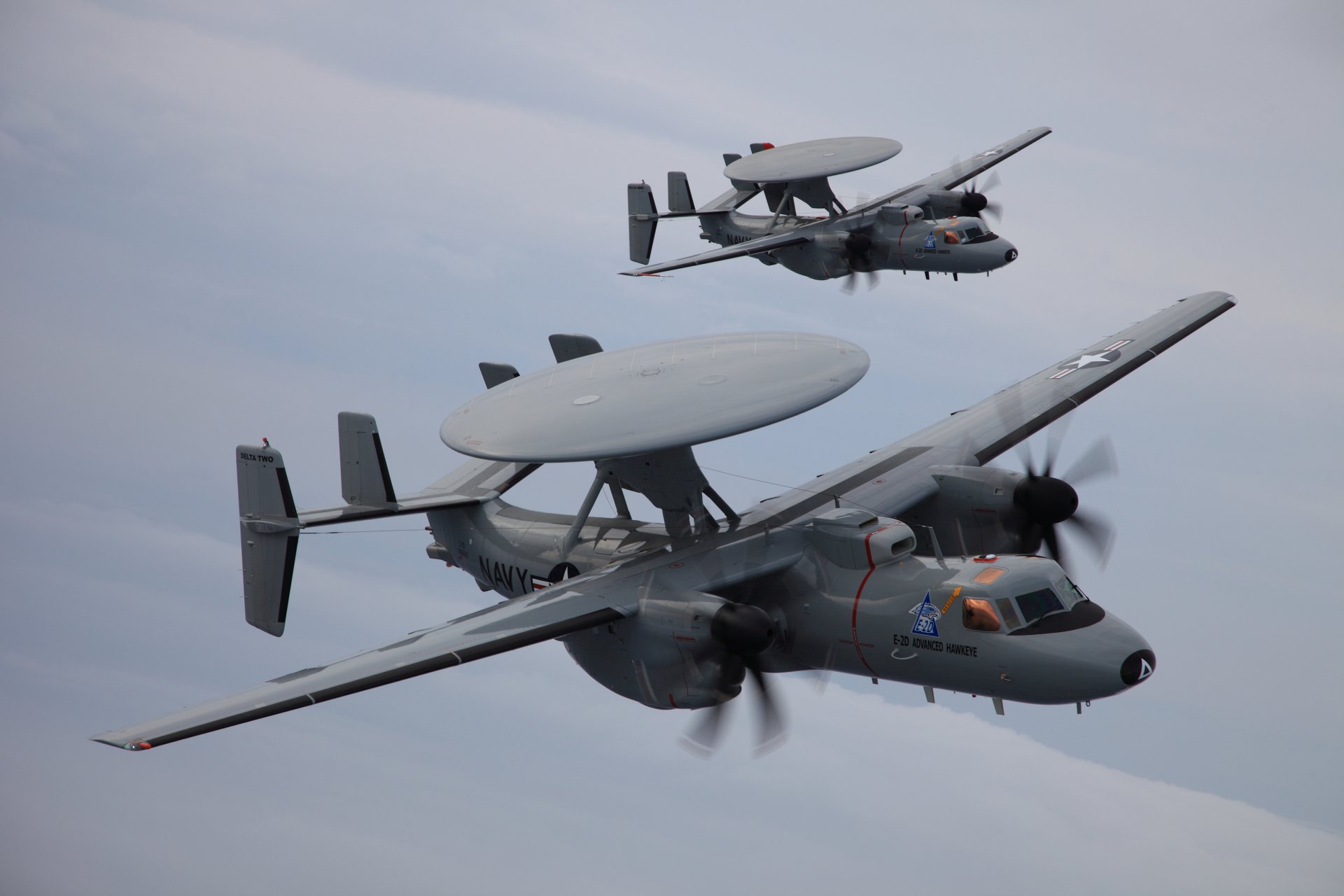 northrop grumman e-2d occhio di falco avanzato aereo awacs coppia nuvole volo