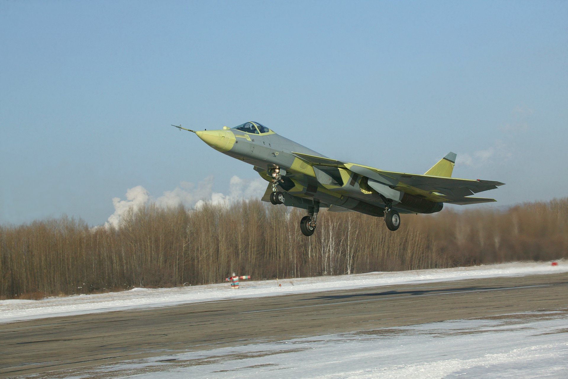 pak fa t-50 flugzeug luftfahrt luftwaffe russland mehrzweck kampfjet fünfte generation start winter tag