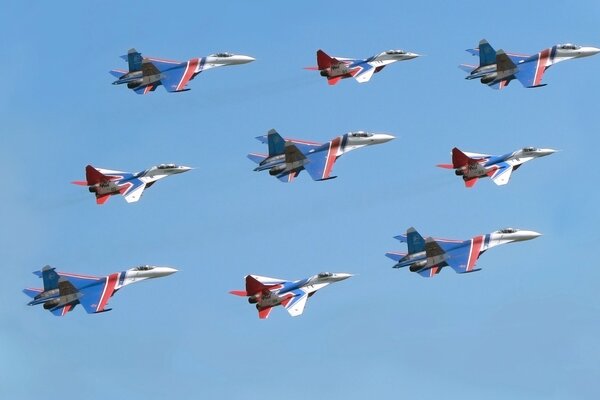 Il giorno dell aviazione, i rondoni salirono in cielo