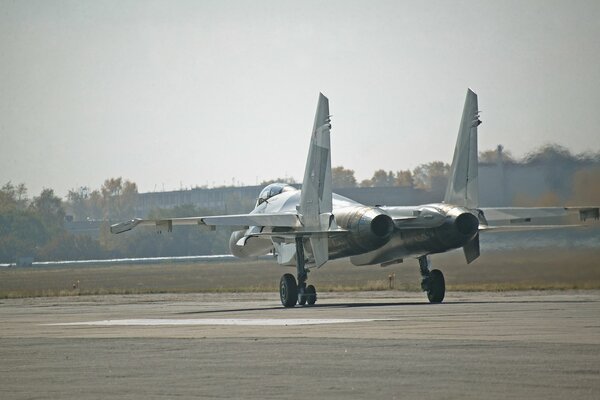 Su-35 wyłączył silnik po wylądowaniu