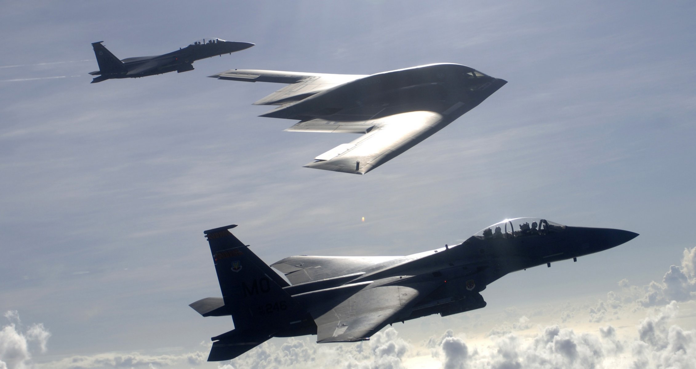 f-15e fighters b-2 bomber americans flight support sky