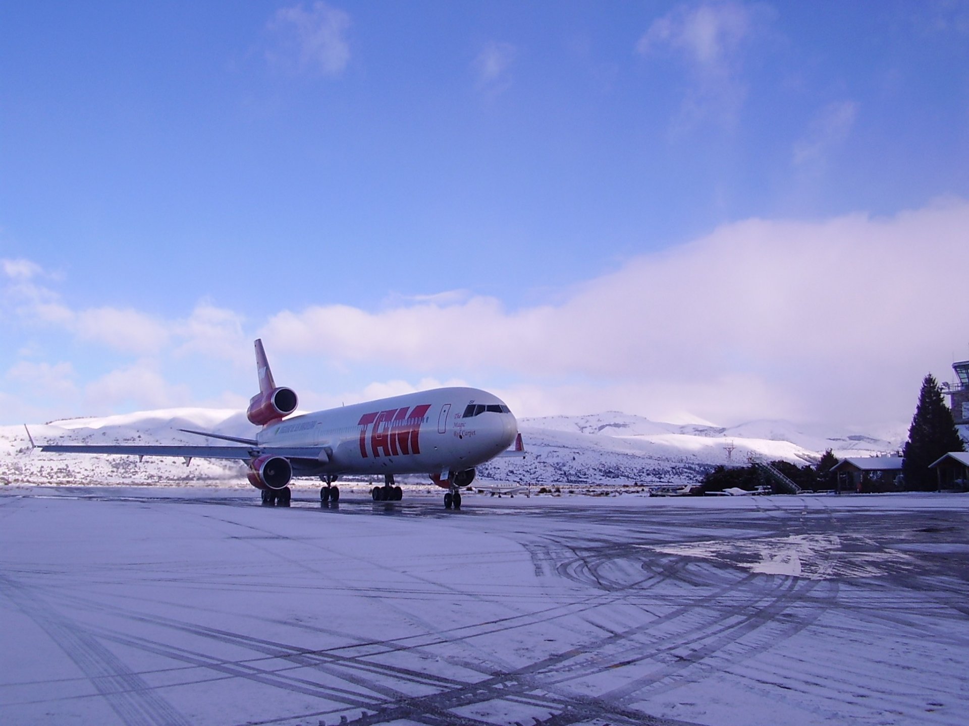 md11 tam inflight airlines bariloche