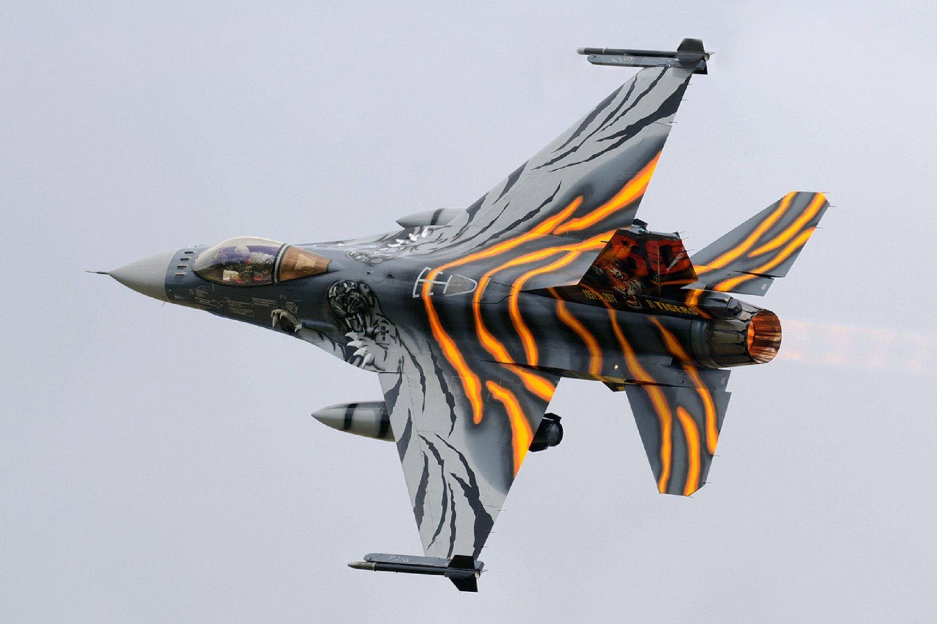 f-16am fighting falcon virage myśliwiec