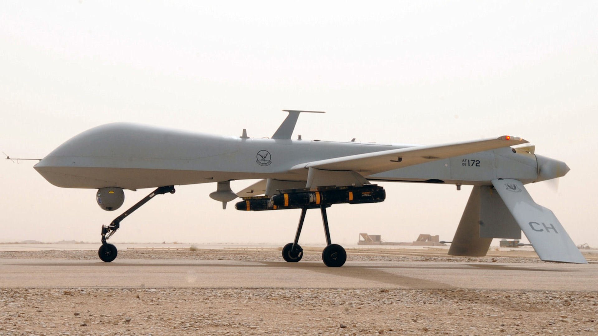 mq-1 predator usa bezzałogowy statek powietrzny rakiety agm-114 hellfire