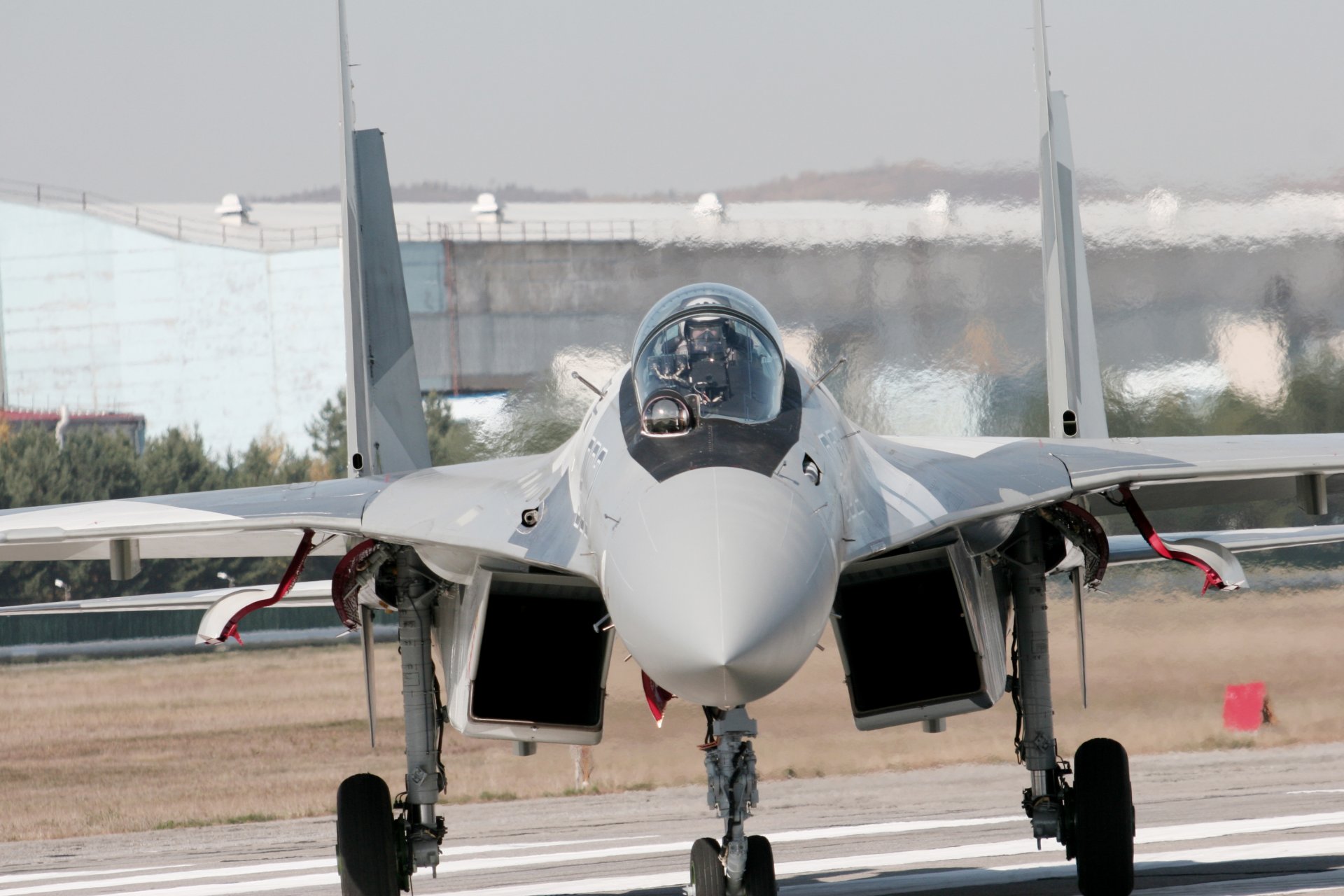 su-35 flugplatz vor dem start