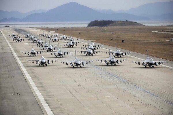 Impresionante fuerza aérea en preparación