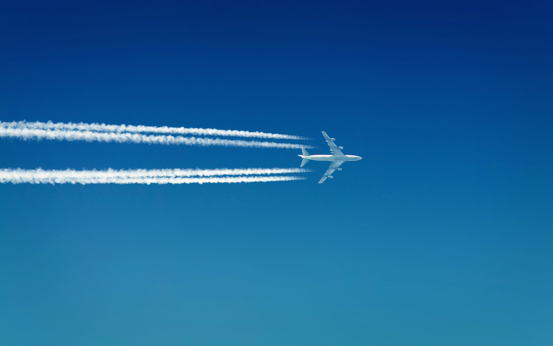 humeur humeur ciel ciel espaces aviation blanc fumée traces bande rayures vitesse voyage voyage panache