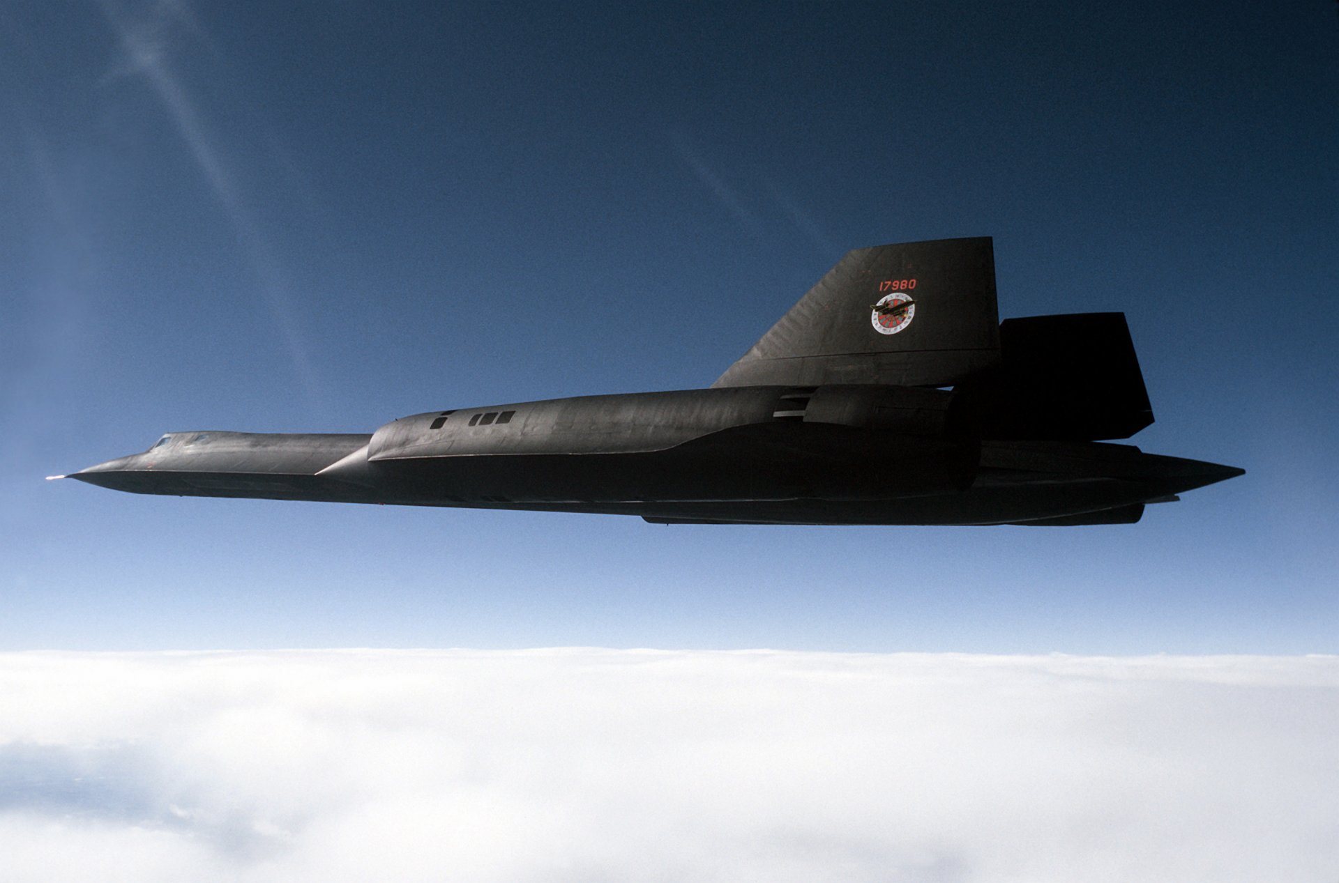 lockheed sr-71 blackbird strategic supersonic scout air force united states clouds sky height flight photo