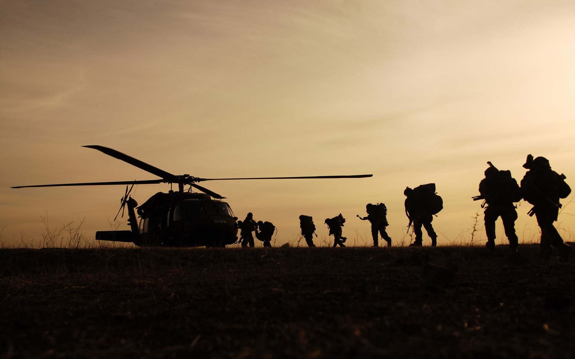 klingen dämmerung silhouetten team ausrüstung soldaten