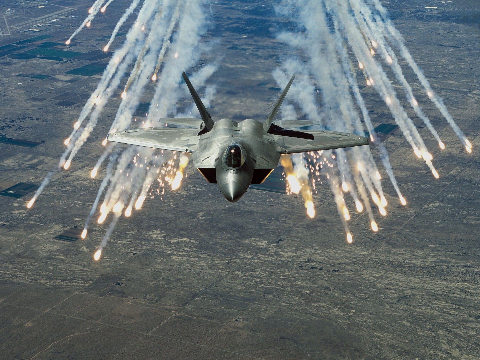 f-22 raptor caccia trappole terra