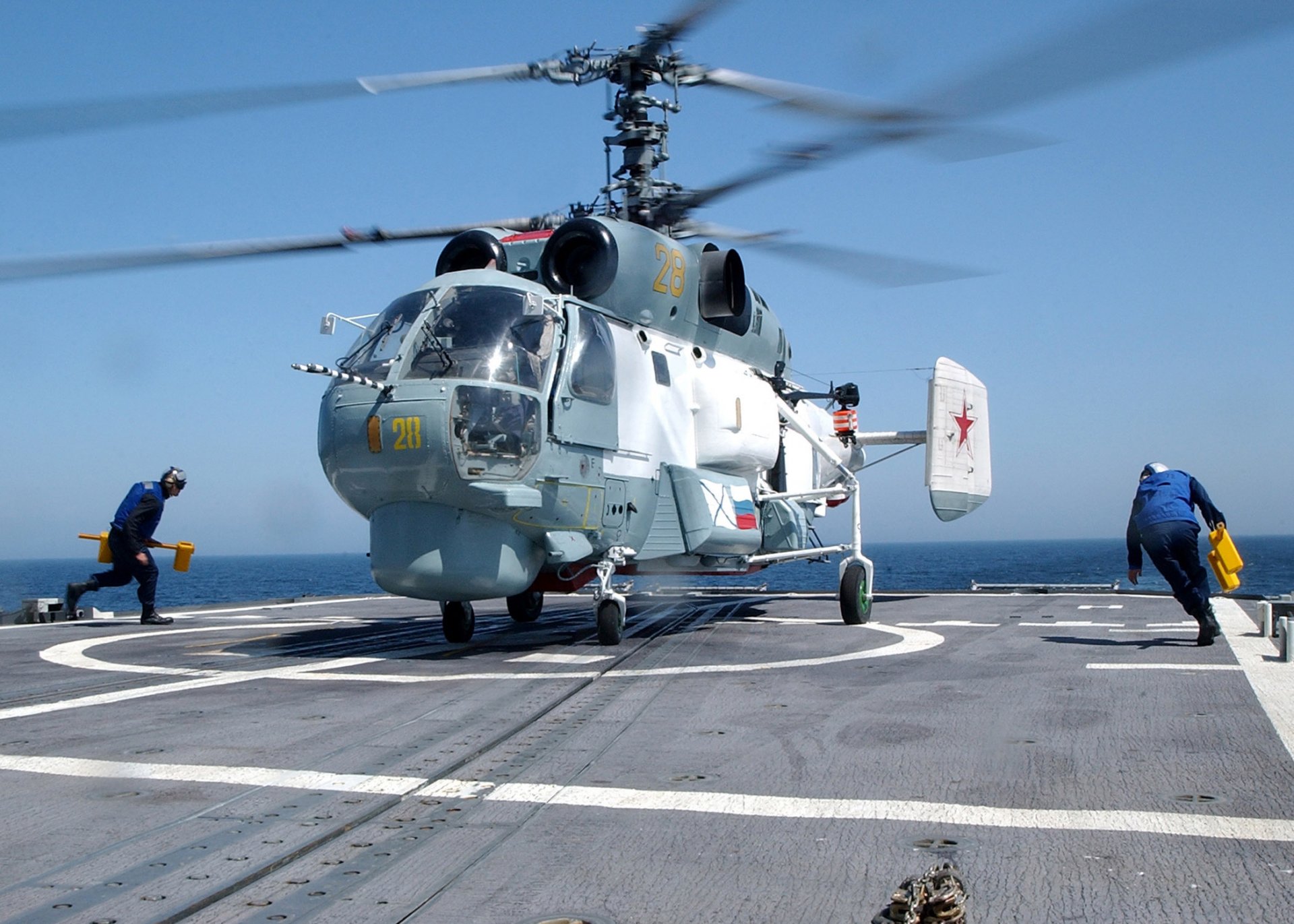 helicóptero armada rusa aterrizaje nave ka 27