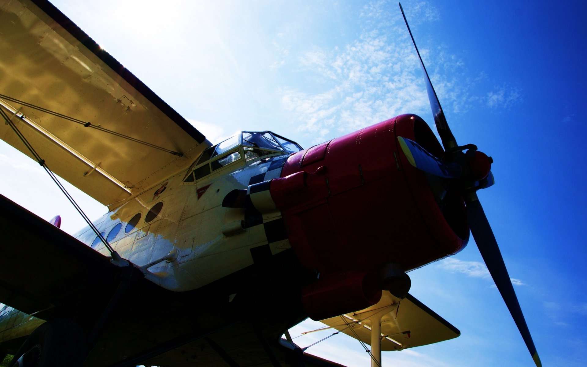 avion an 10 hélice ciel