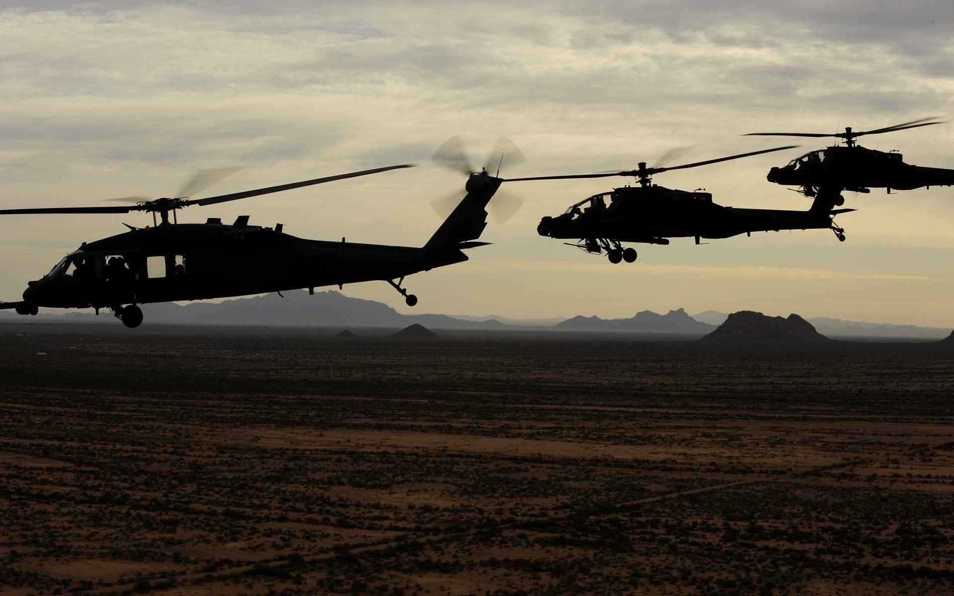 uh-60 black hawk ah-64 apache esercito degli stati uniti