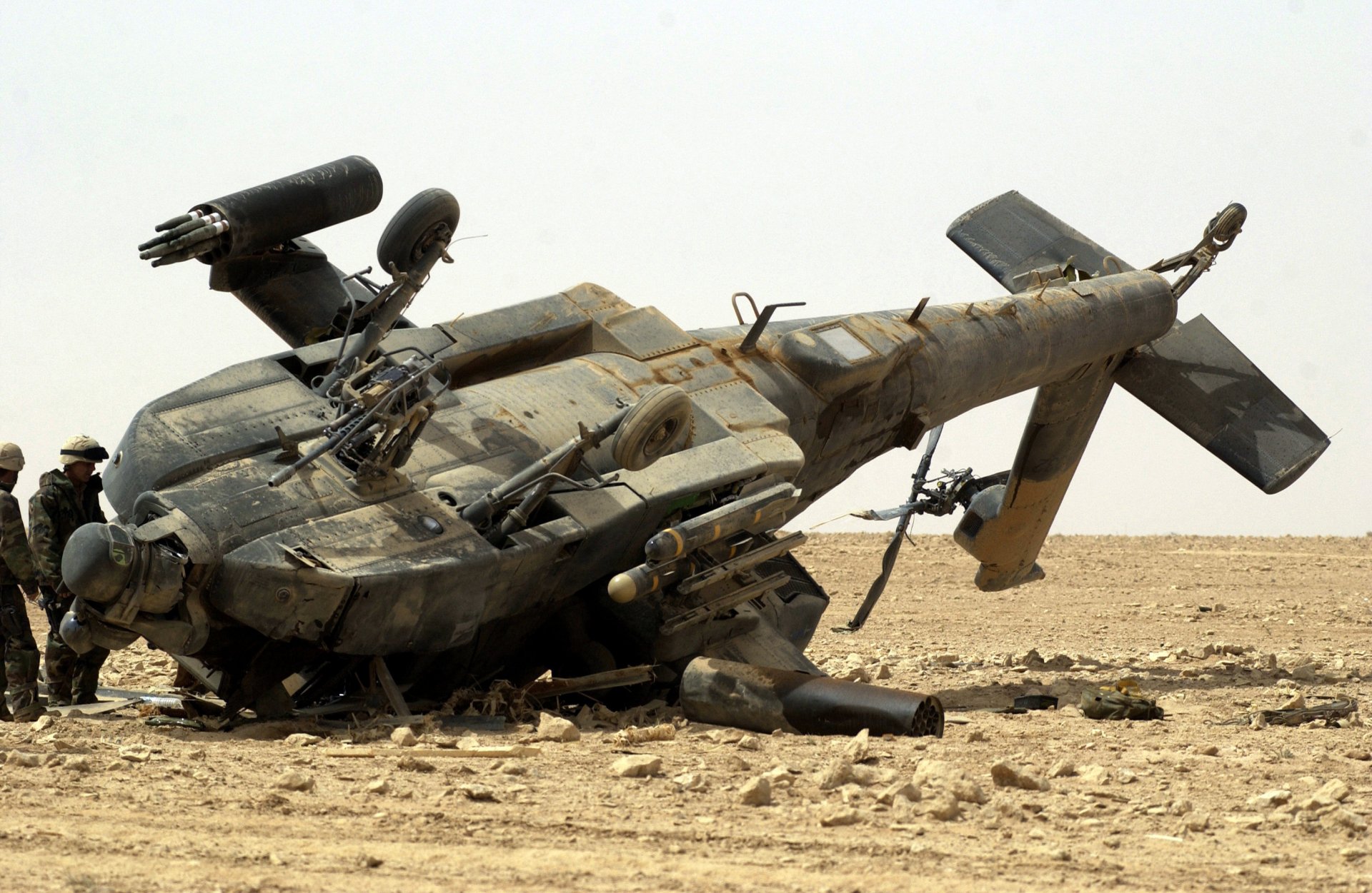 ah - 64 apache crash pustynia irak