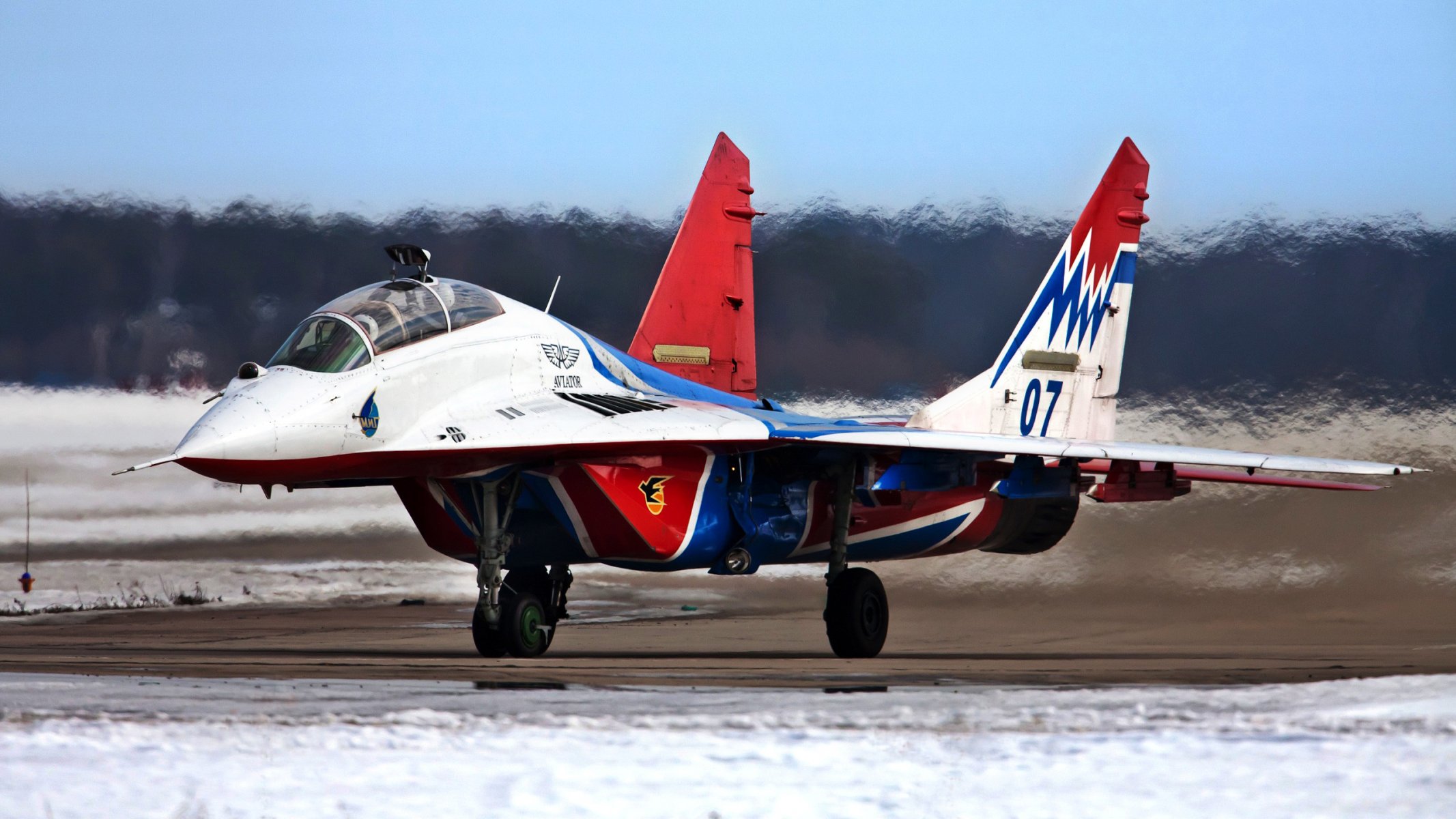 avion chasseur mig-29ub martinets