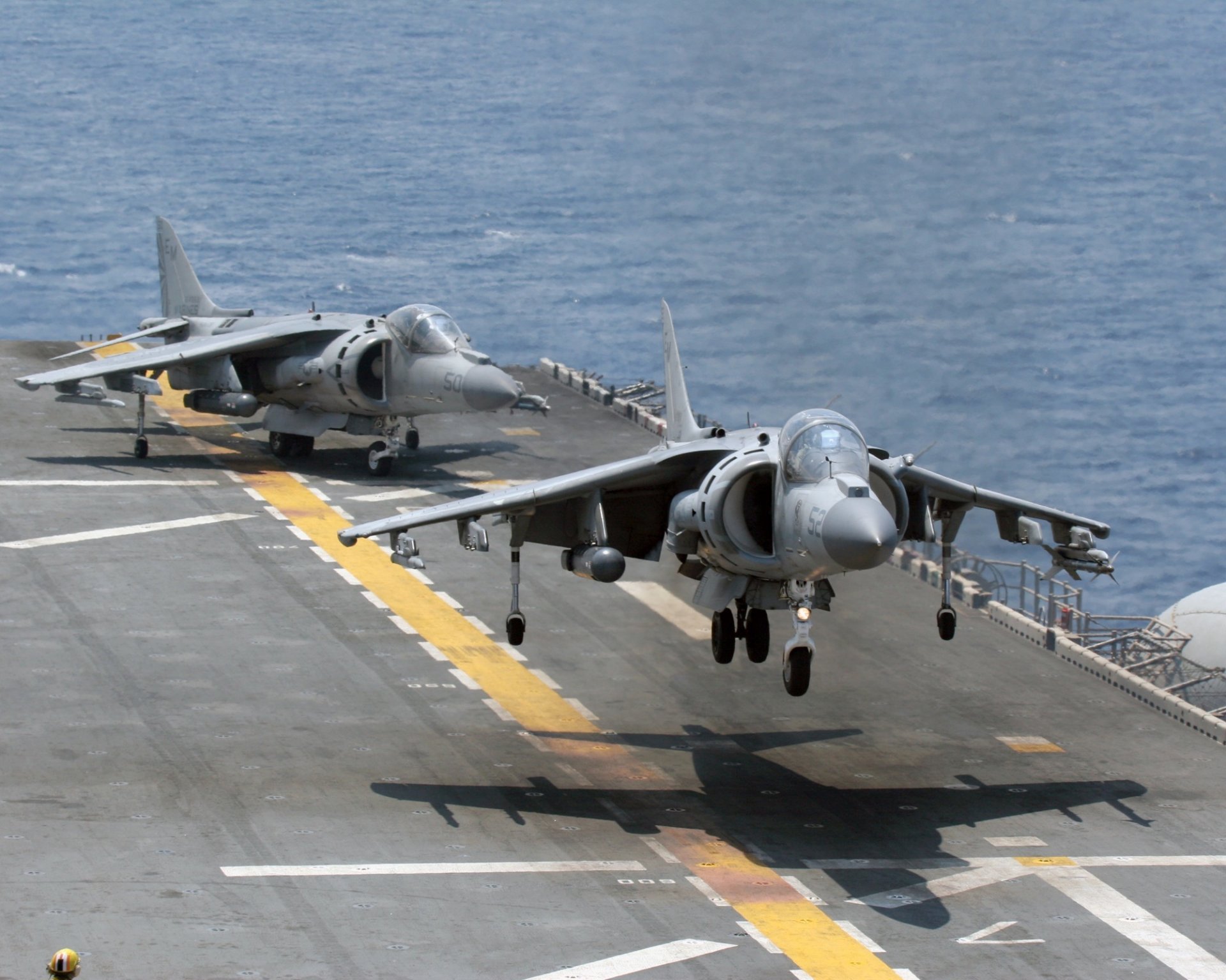 harrier ee.uu. despegue cubierta portaaviones