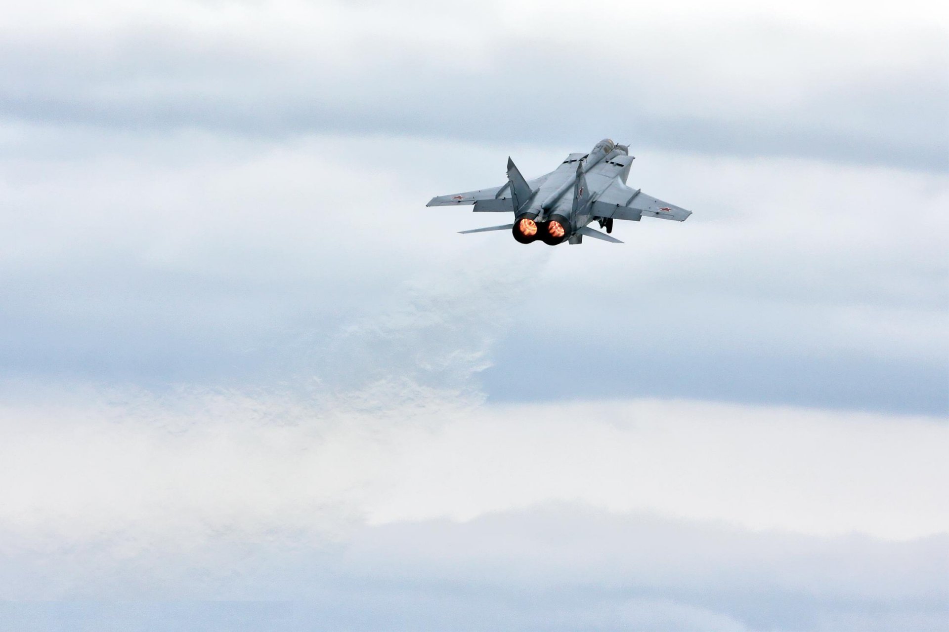 mig31 fighter-interceptor clouds off