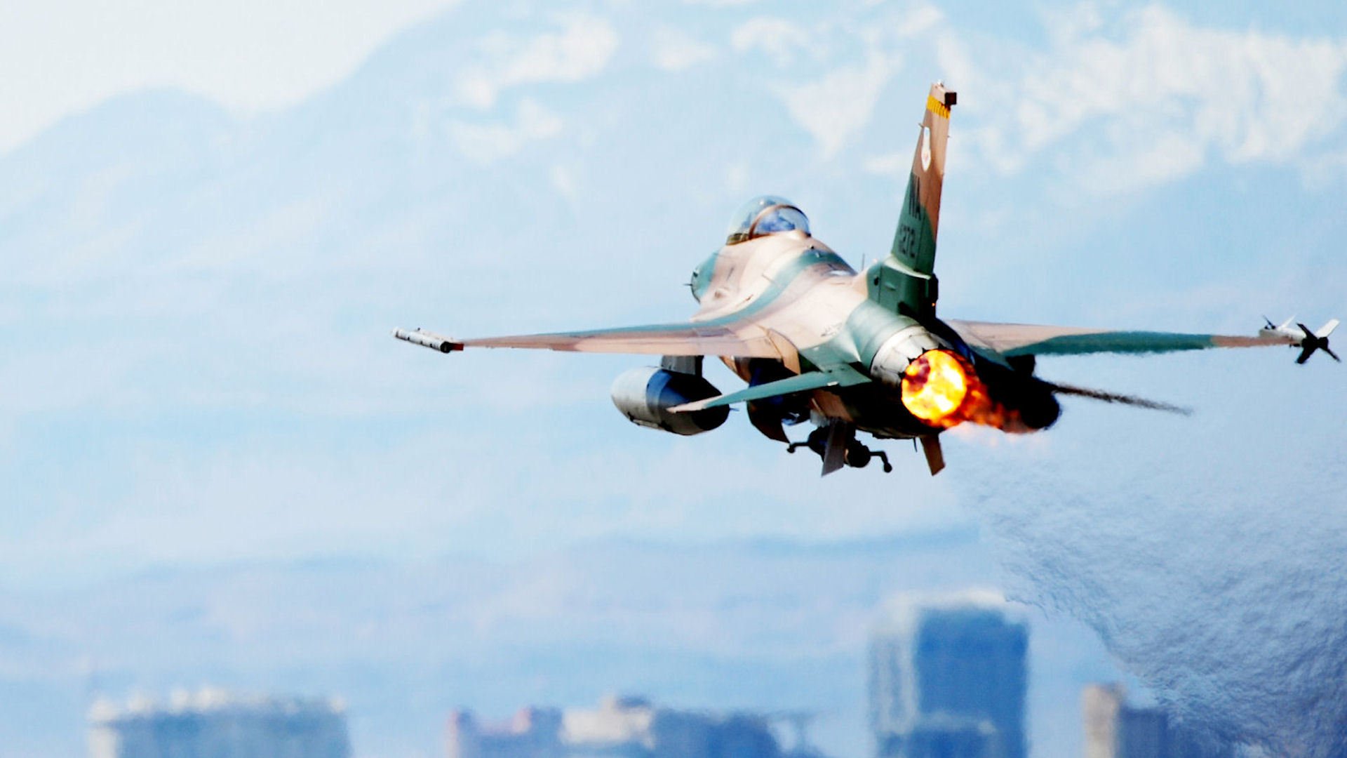 f-16 fighter plane a