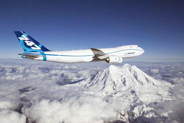 Primo volo del Boeing 747-8 freighter della nuova serie
