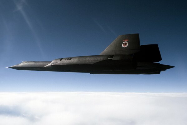 Reconocimiento supersónico de la fuerza aérea de los Estados Unidos en el cielo