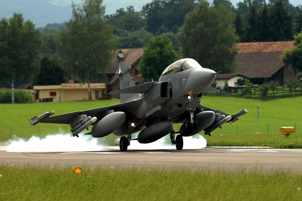 Schwedischer Kampfjet geht auf Streifzug an den Start