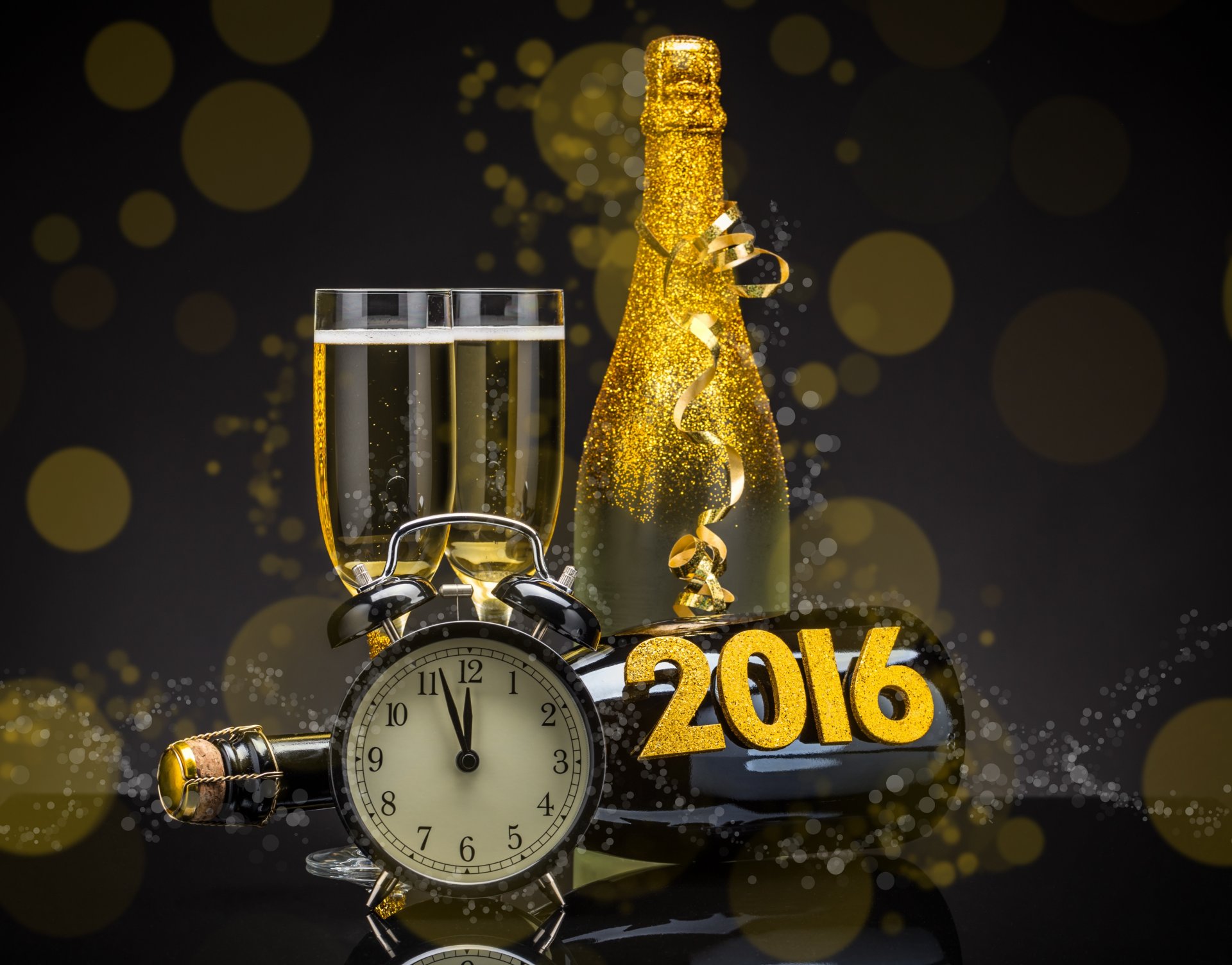 2016 happy new year golden champagne watch bottle glasse