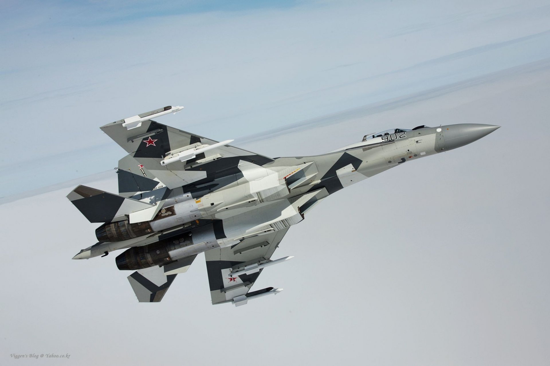 su 35bm vuelo caza misiles