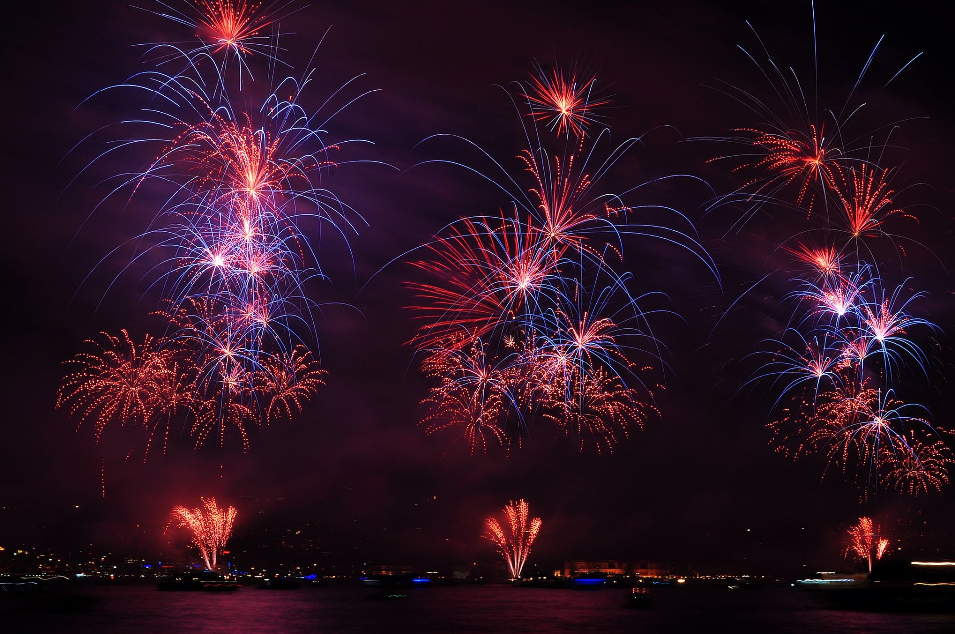 día de la república turquía saludo fuegos artificiales noche luces