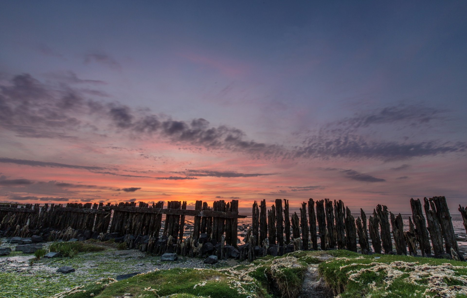 unset fence sky