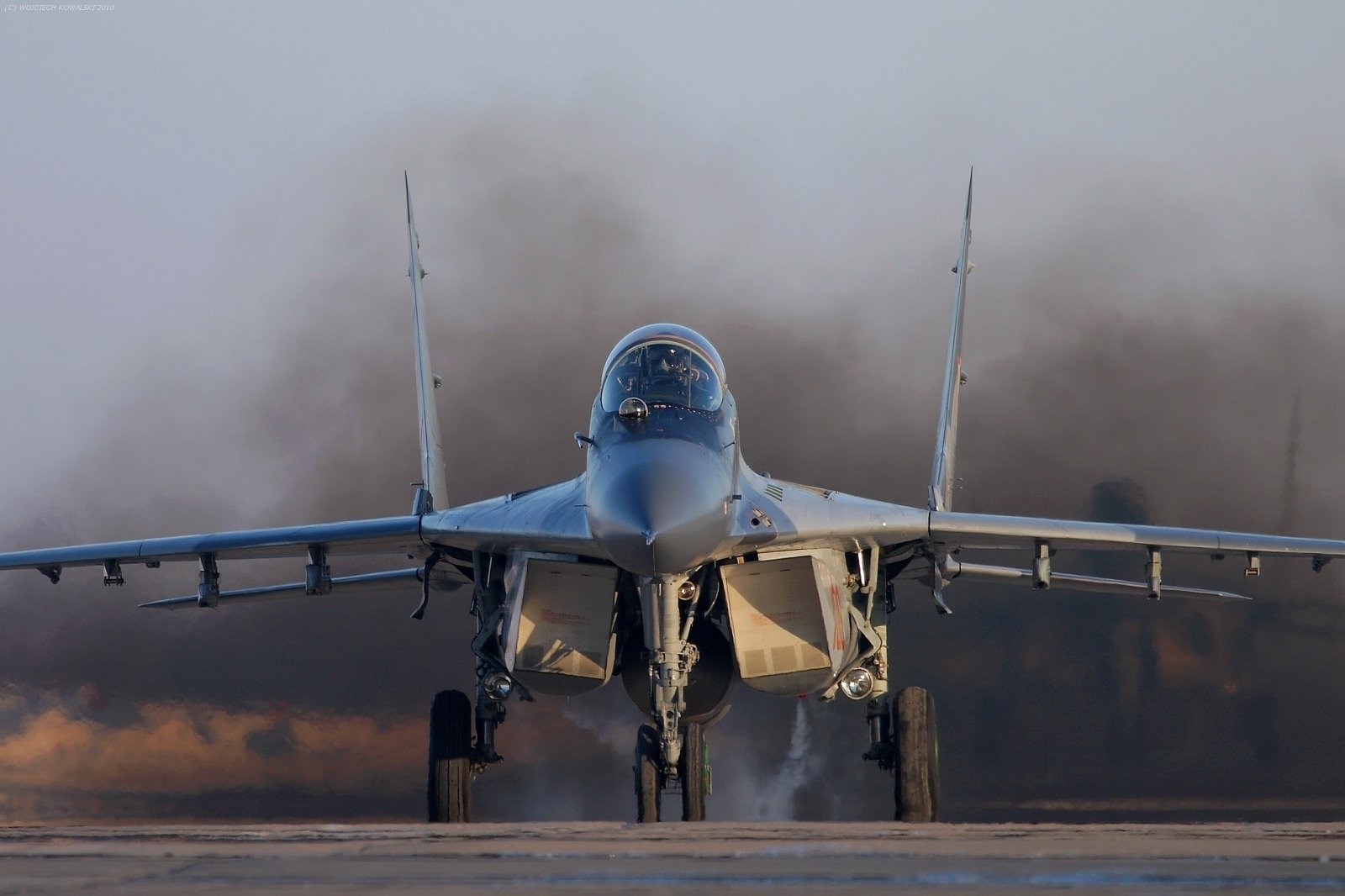 mig-29 aérodrome fumée