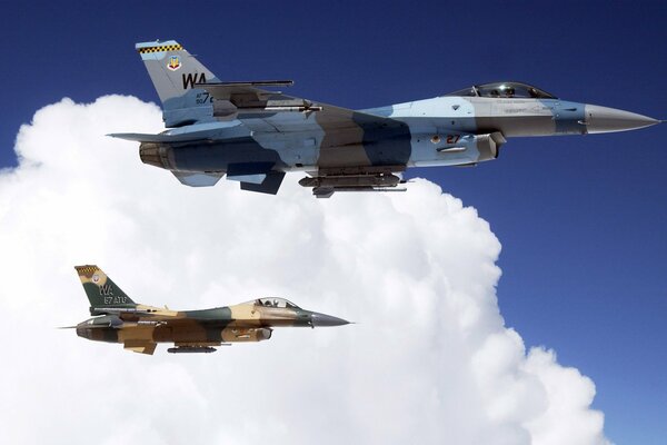 Avions de chasse F16