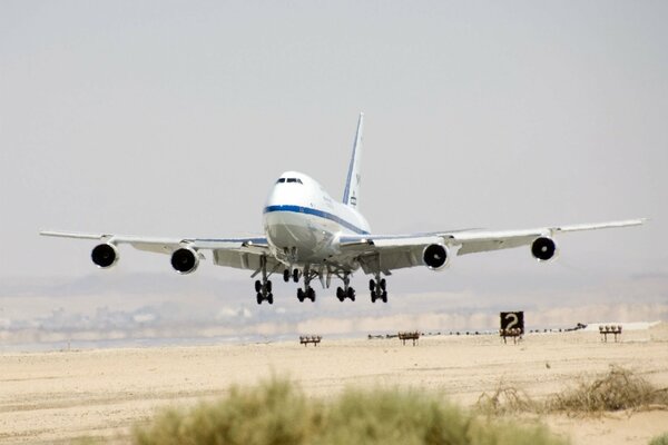 Boeing kippt auf ha Landebahn hoch