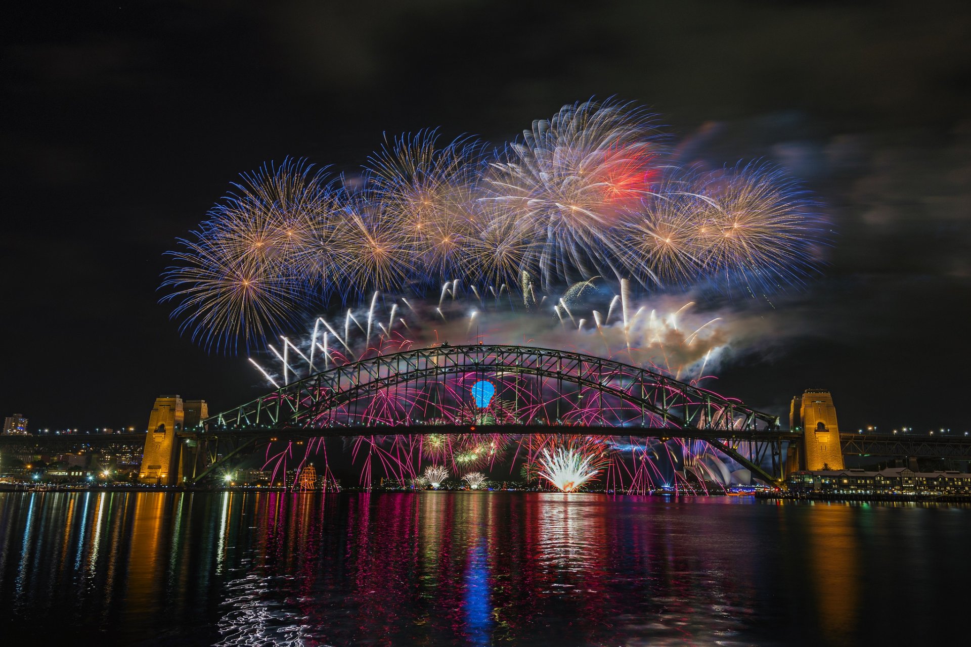 sydney australia miasto noc światła feerwerk 2015 harbour bridge most