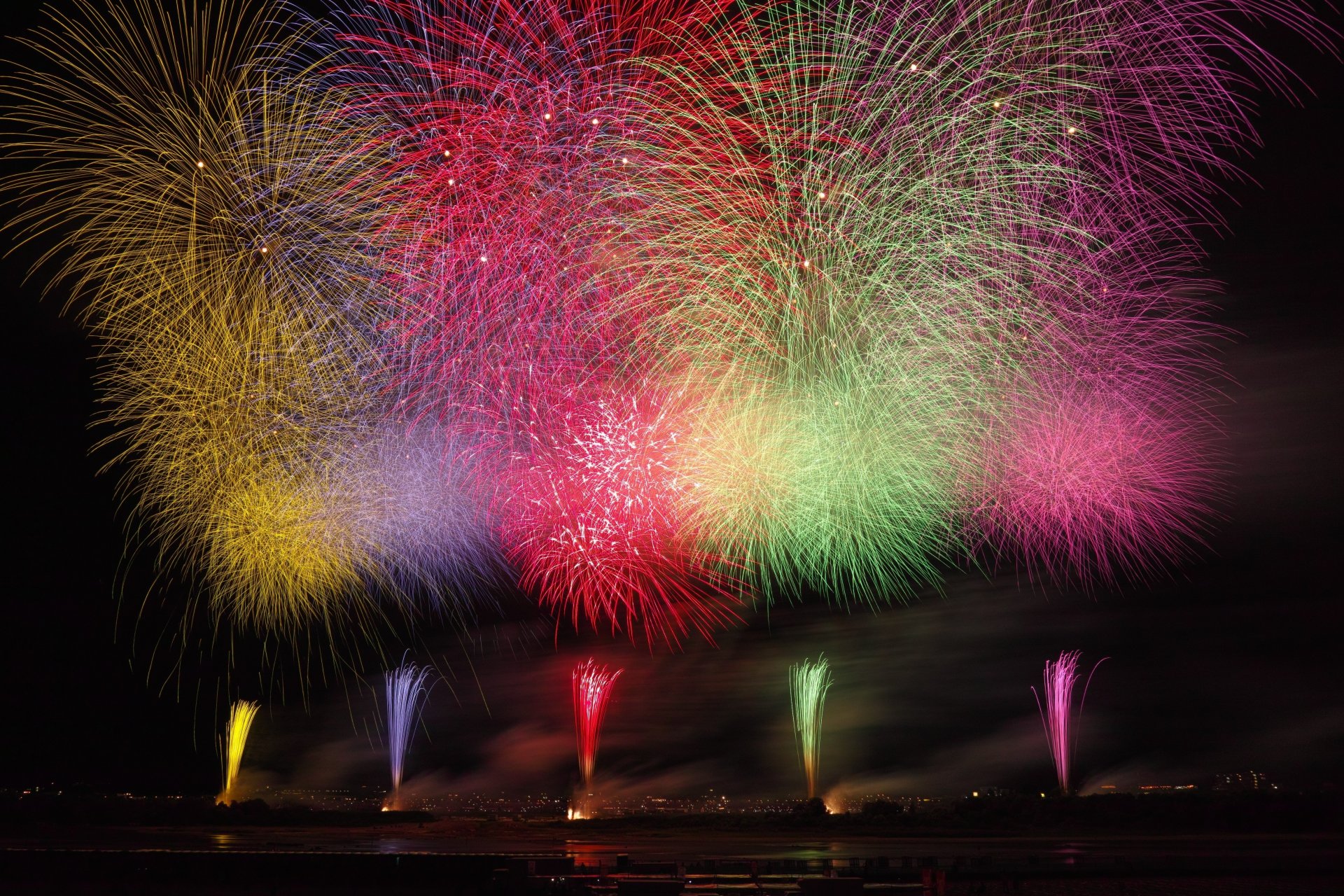 fuegos artificiales saludo fiesta noche hermoso