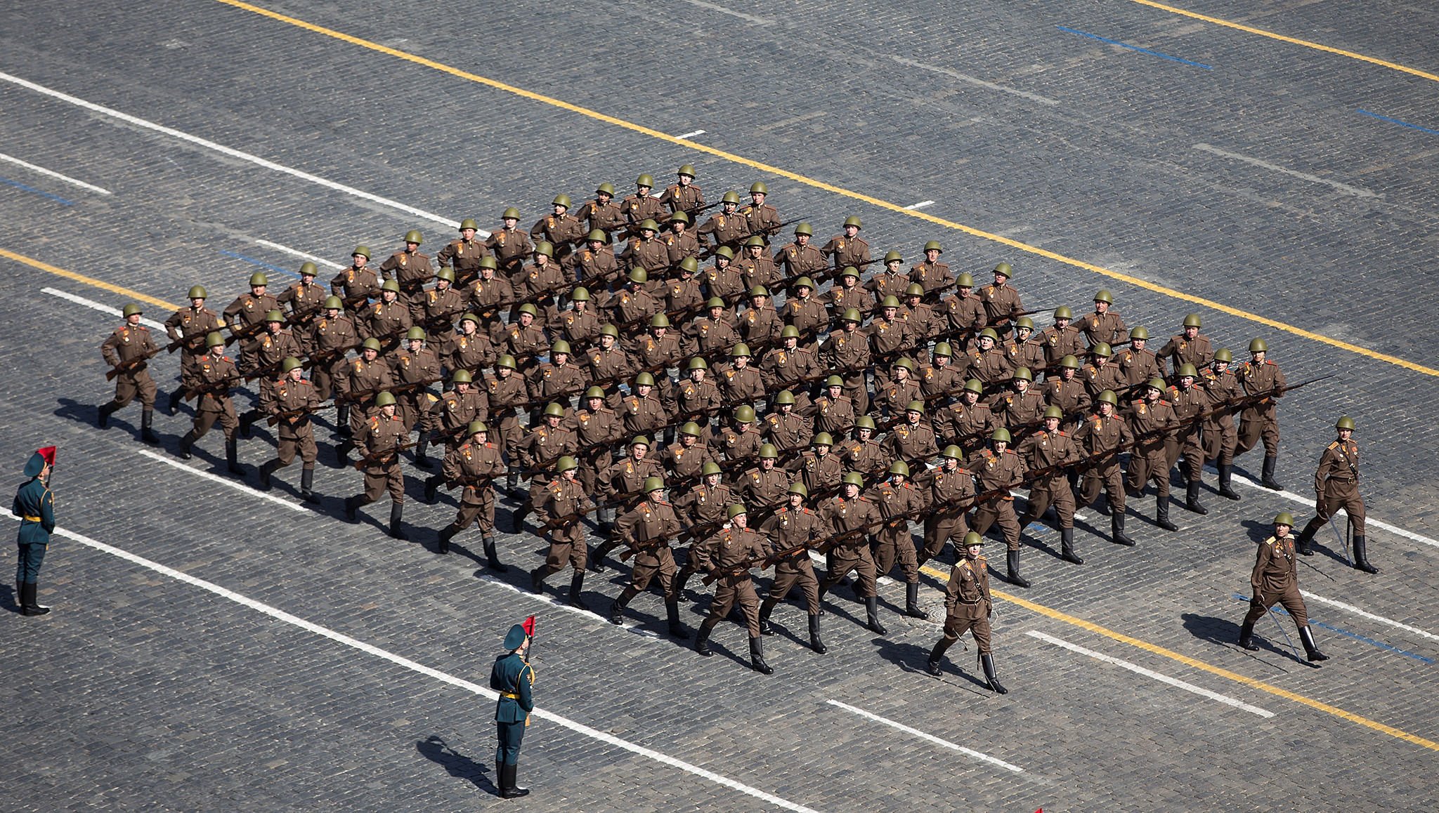 soldati seconda guerra mondiale uniforme giorno della vittoria festa piazza rossa parata