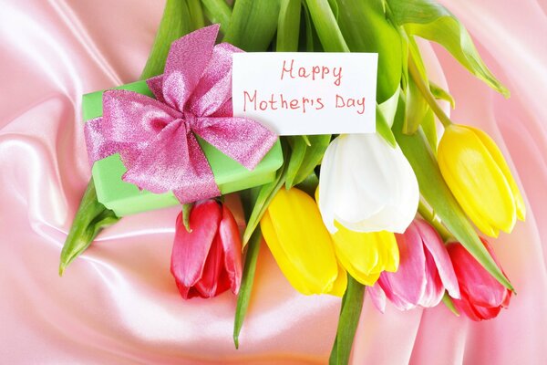 В День Матери букет из тюльпанов