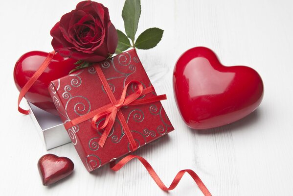 Праздник любви и сердце в подарок