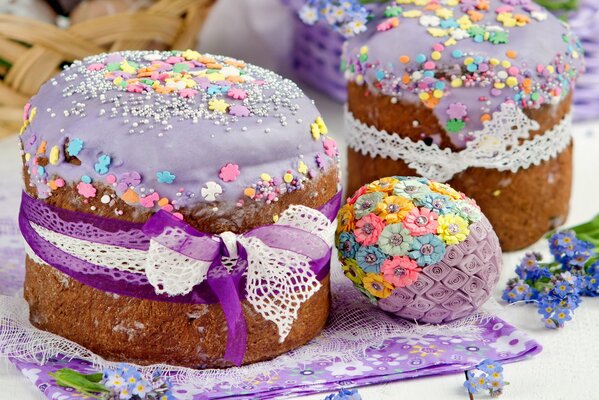 Pastel de Pascua ligero con glaseado