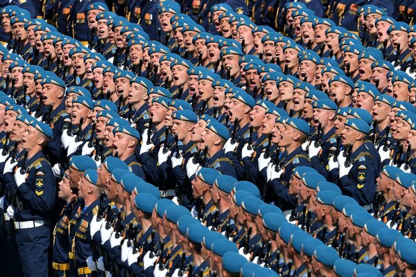 Jour de la Victoire dans la ville de Moscou. Les troupes aéroportées sur la place rouge