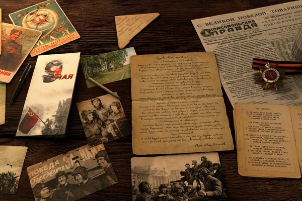 Vintage lettres militaires et des photos sur la table