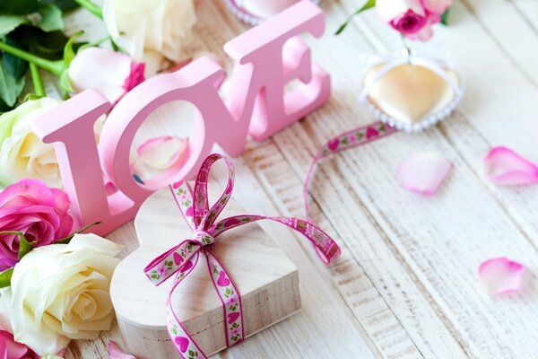 A declaration of love with a pink inscription