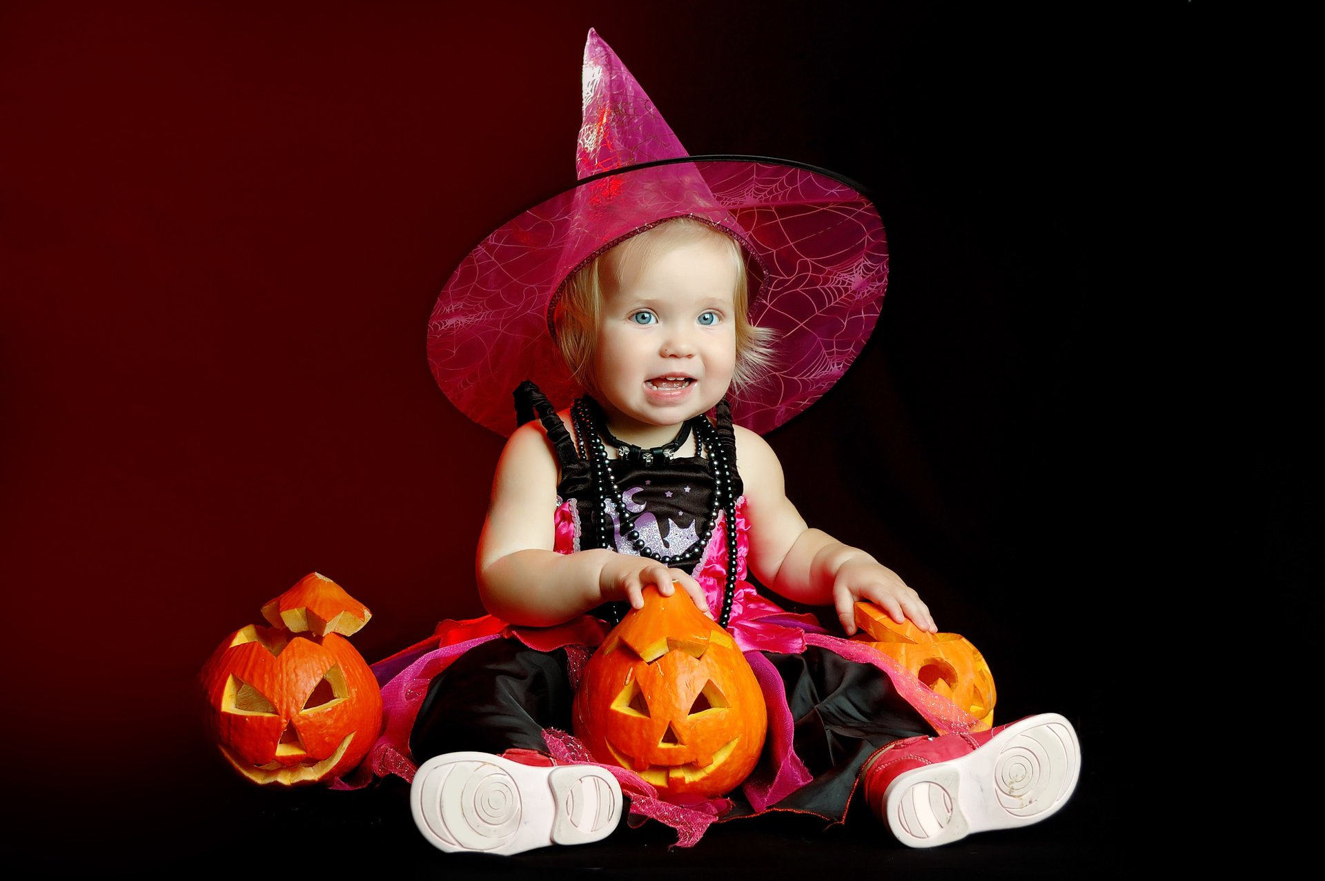 holiday halloween pumpkin girl