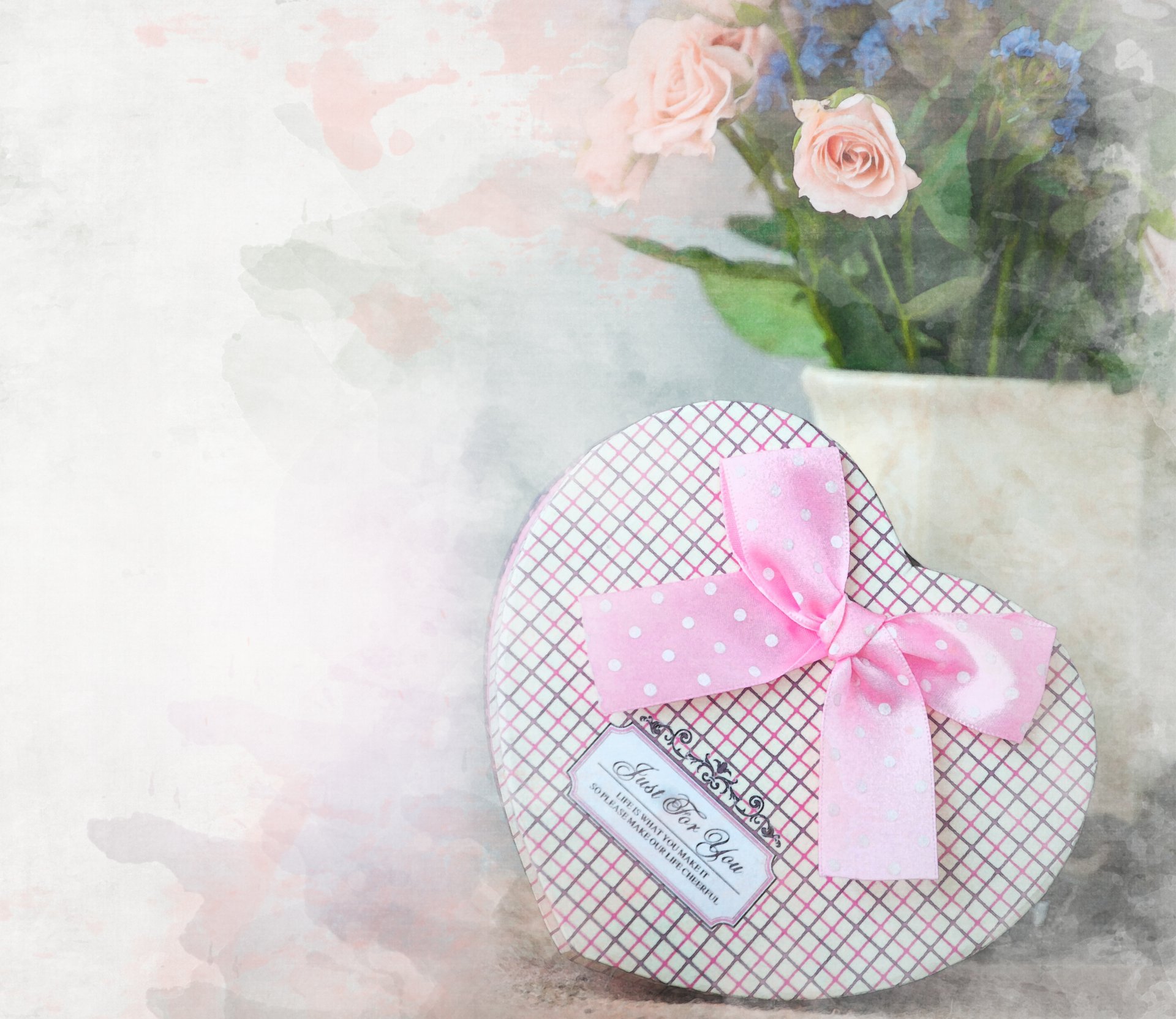 vacances saint valentin petite boîte coeur fleurs roses
