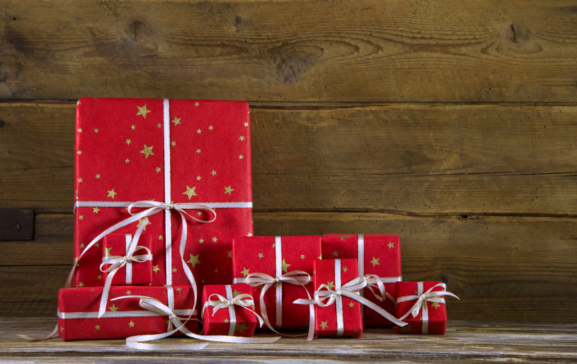 gifts box tapes bow