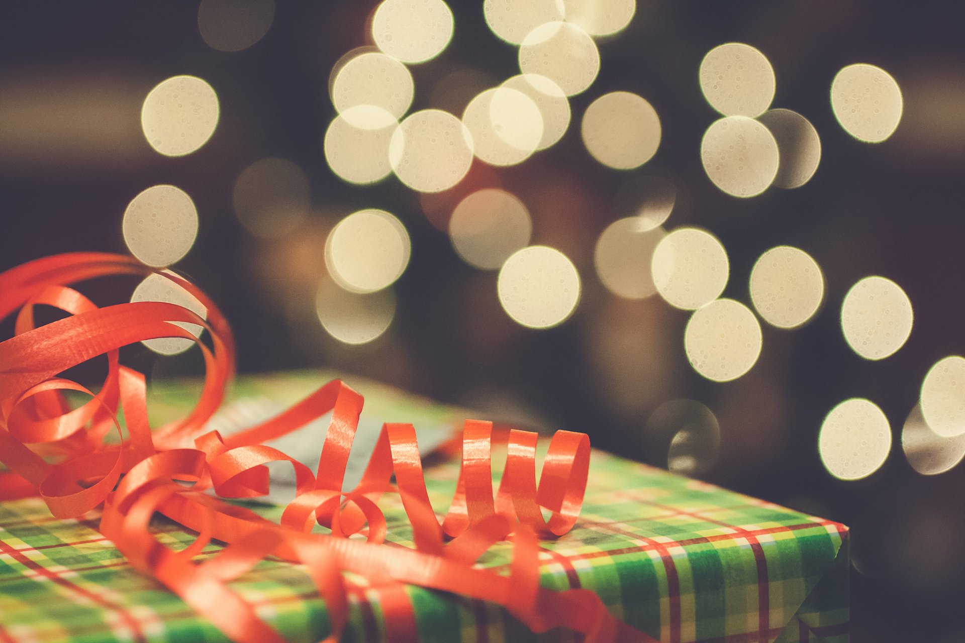 present belt red packaging bokeh