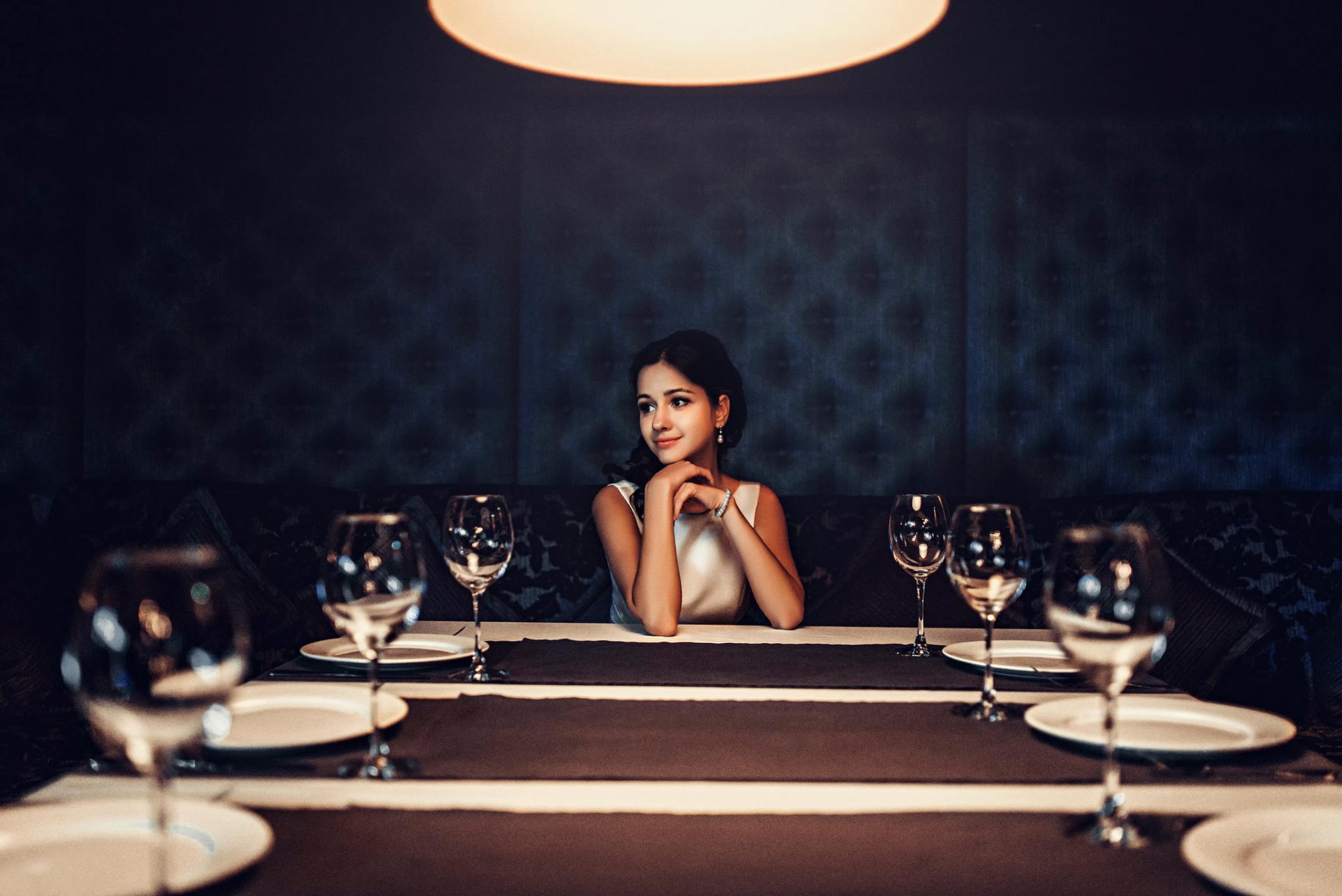 expectation bride wedding table masha smile