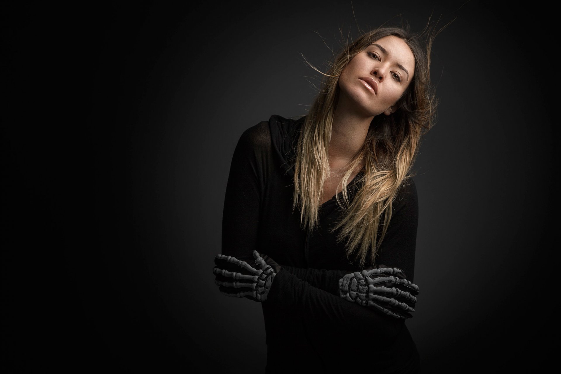halloween costume guanti scheletro ragazza studio